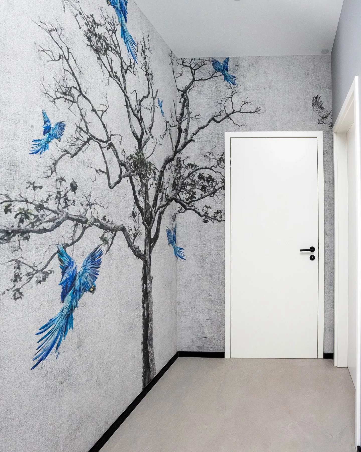 Fertige Wandgestaltung mit Designer-Wandbild im Gäste-WC